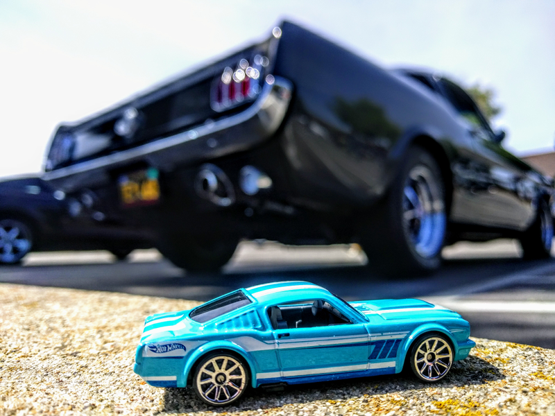 Illustration for article titled Survival Saturday: I figured out how to not get vehicularly manslaughtered at a Mustang show